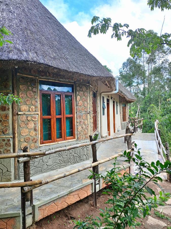 Chimpanzee Capital Safari Lodge Bigodi Exterior photo