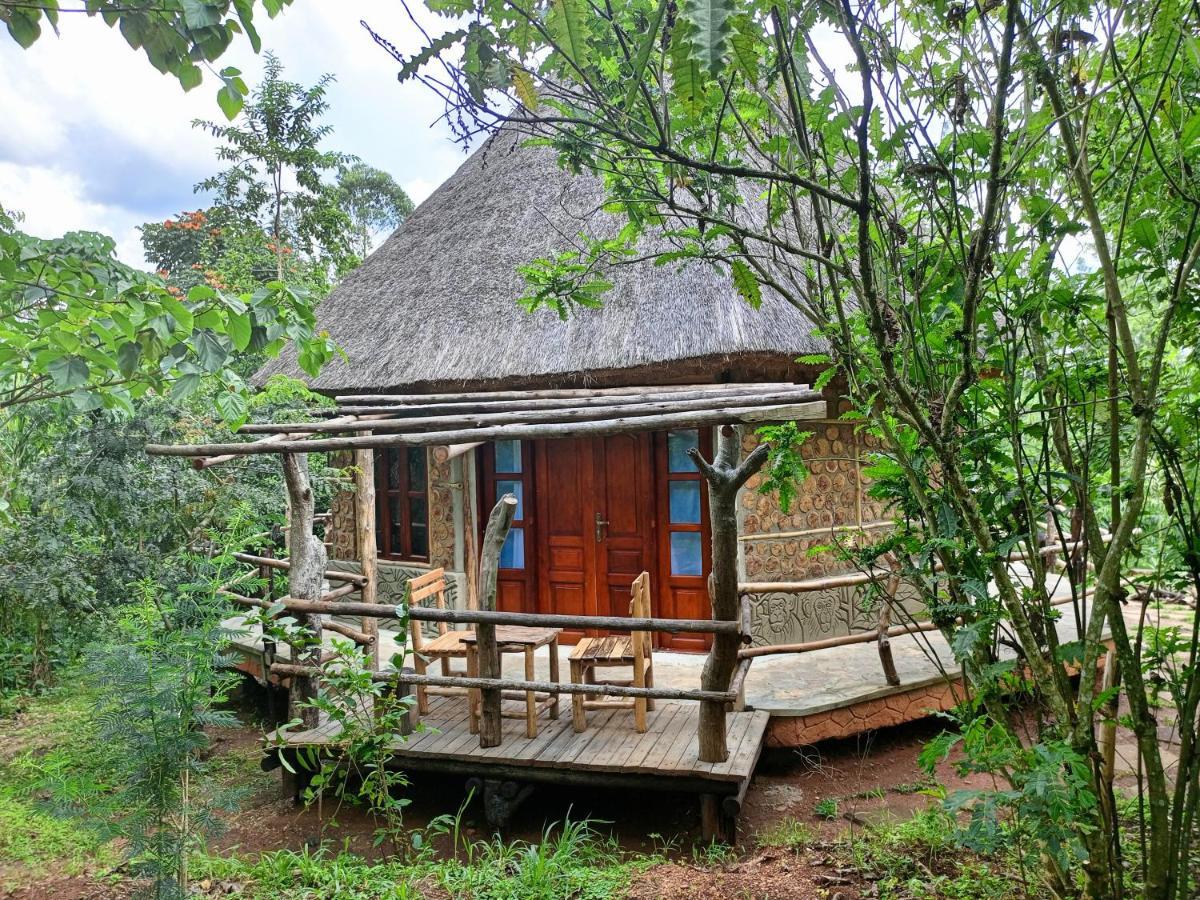 Chimpanzee Capital Safari Lodge Bigodi Exterior photo