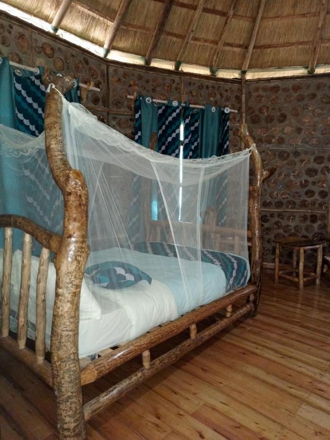 Chimpanzee Capital Safari Lodge Bigodi Exterior photo