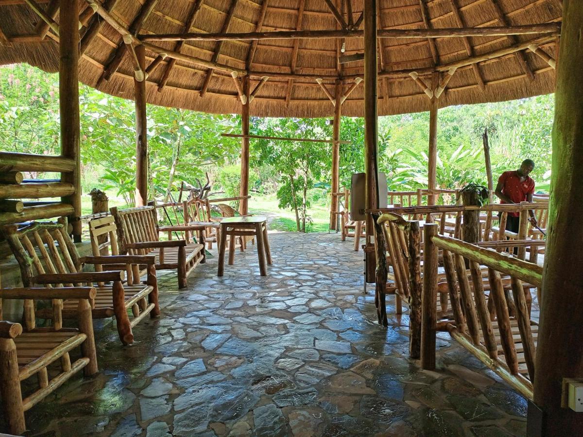 Chimpanzee Capital Safari Lodge Bigodi Exterior photo